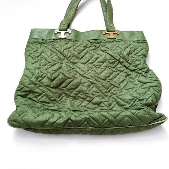 Tory Burch Green Quilted Leather Handle Tote Bag With Gold Tone Hardware - Picture 3 of 7